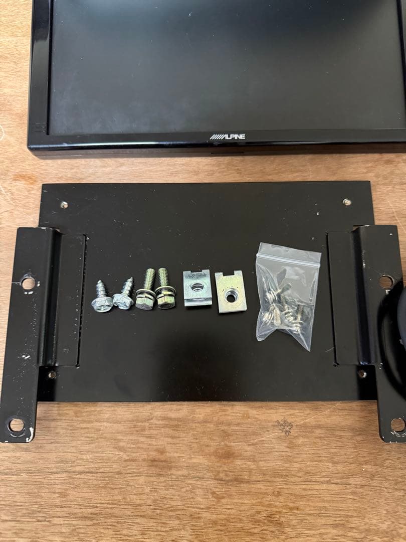 ALPINE TMX-R3000 10.2インチフリップダウンモニター
