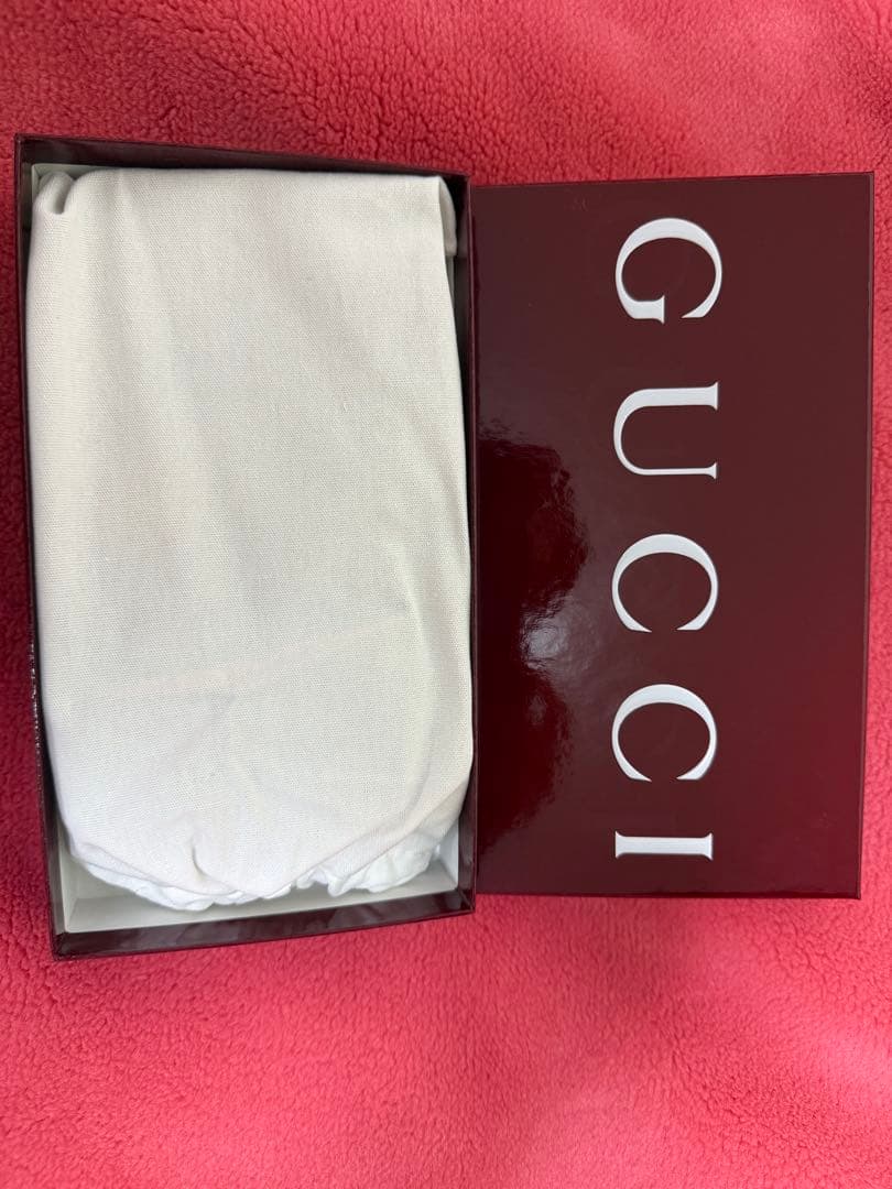 ベージュ レザー ジッパー式長財布 定价93500円