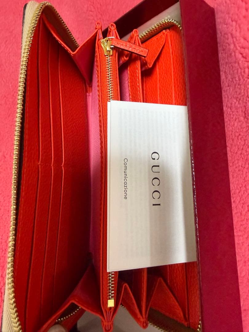 ベージュ レザー ジッパー式長財布 定价93500円