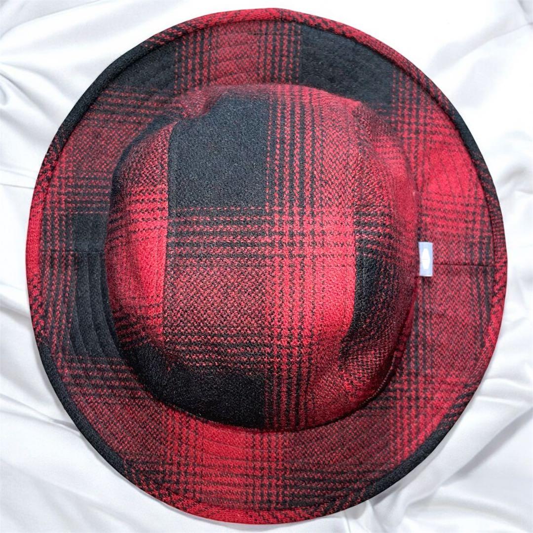 美品 長瀬着用 同型色違い チャレンジャー オンブレチェック ハット ウール 赤