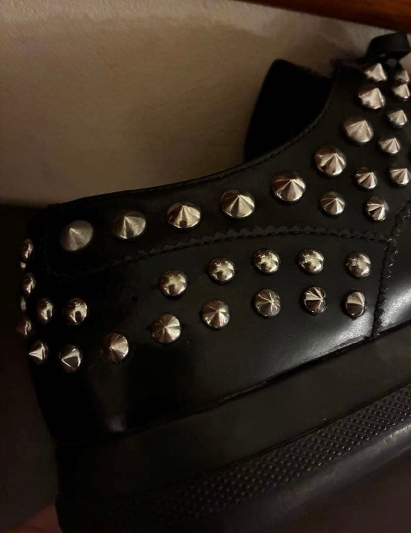 PRADA スタッズ付き ブラックレザー ドレスシューズ 40