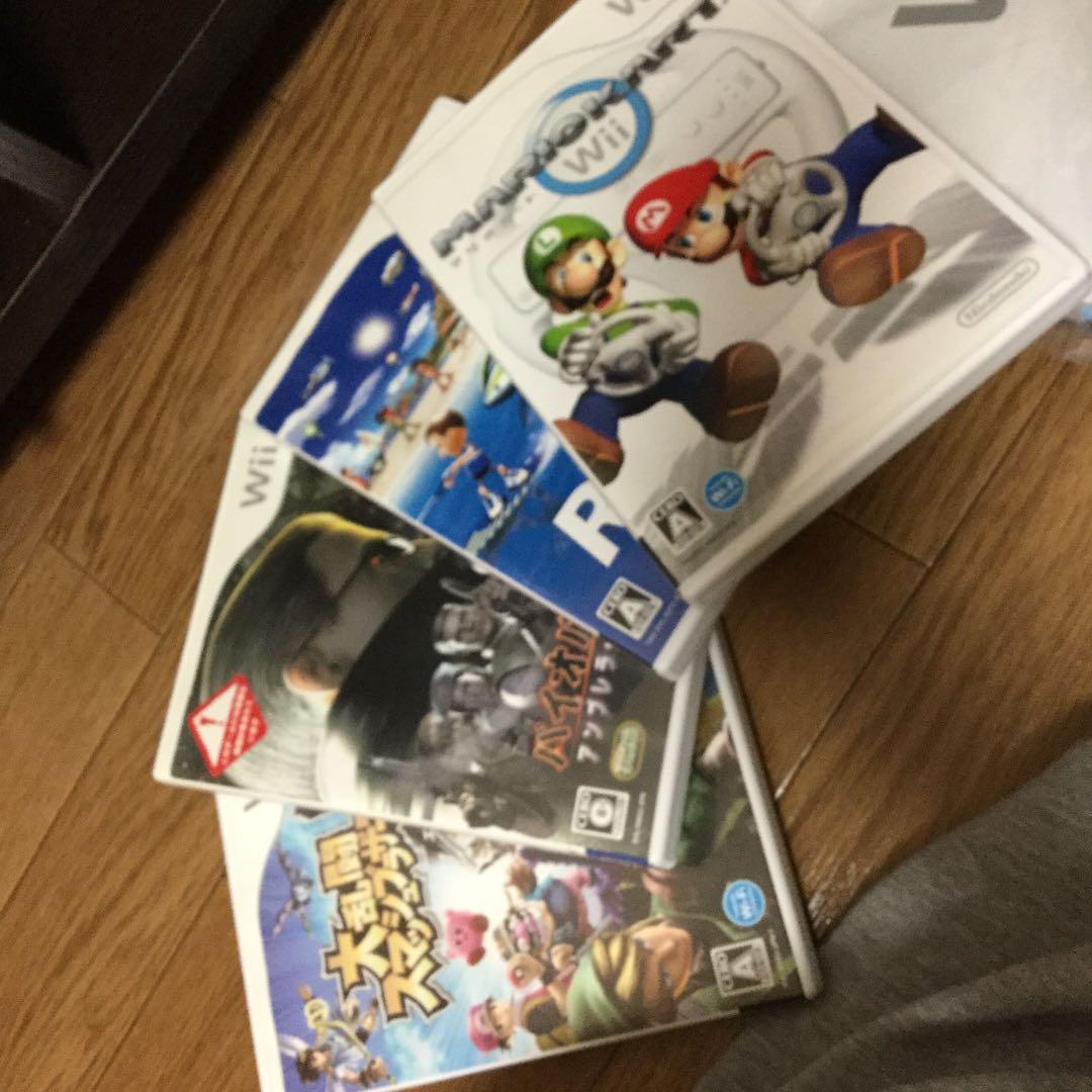 Wii 本体とソフト4本セット