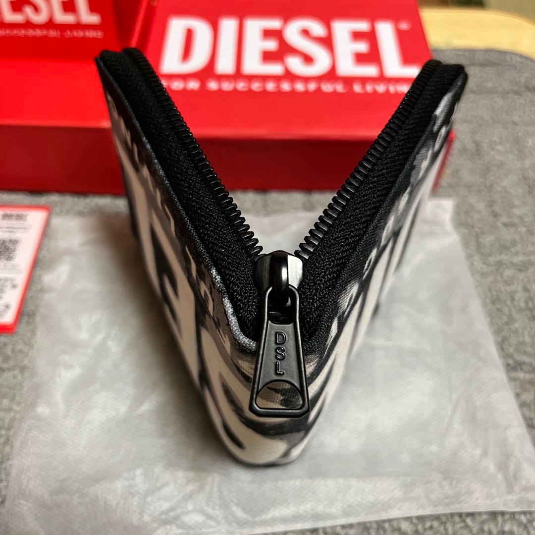 DIESEL新品同様二つ折り財布！！