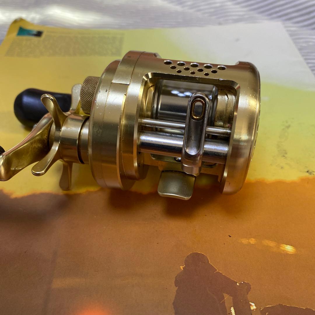 シマノ　カルカッタコンクエスト　50 シャロースプール付き　中古品