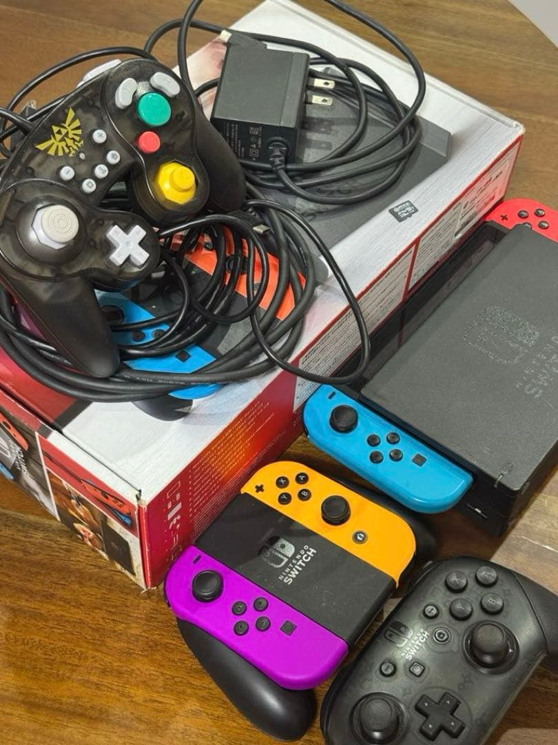 Nintendo Switch 本体＋周辺機器多数＋128GB SD付