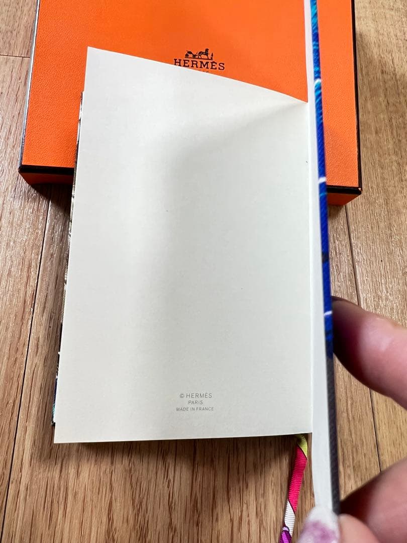 HERMES シルクノート羽根デザイン