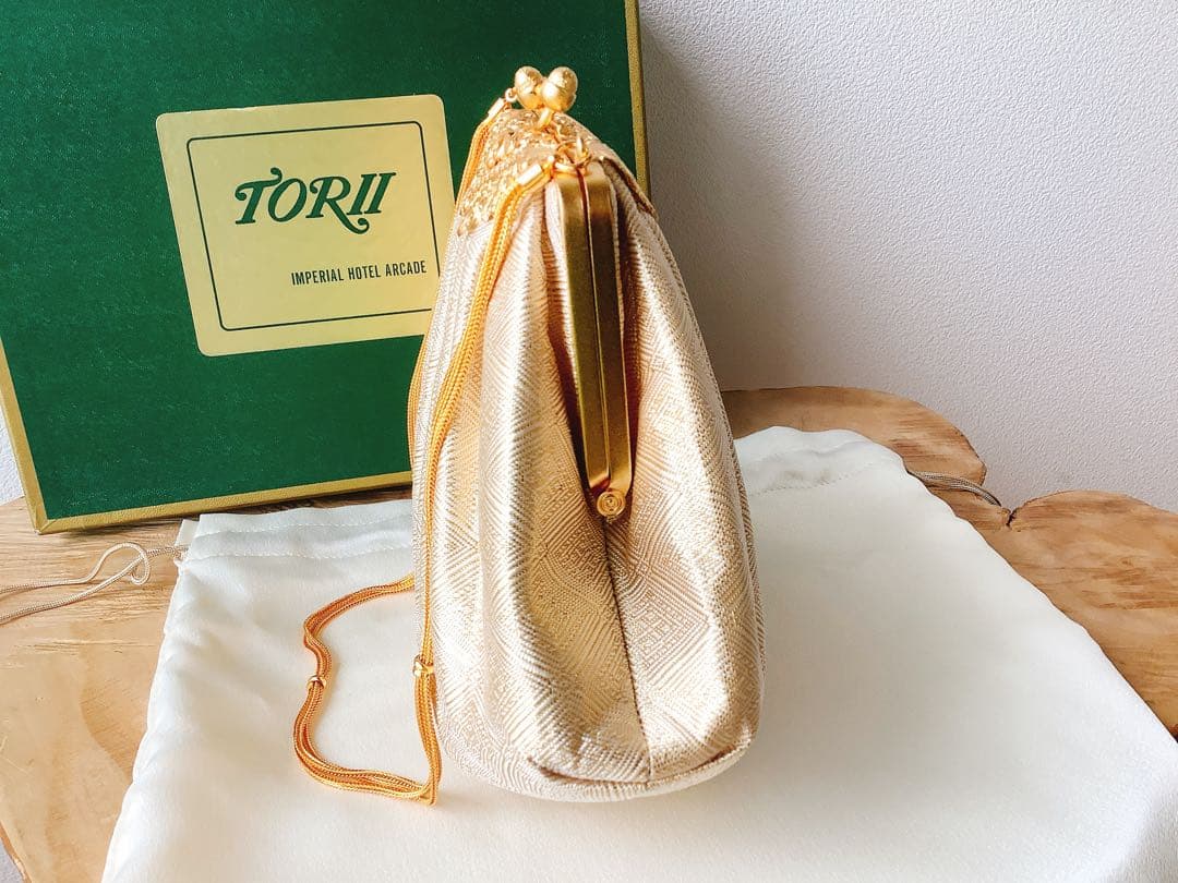 希少【とりゐ】金銀糸箔正絹バッグ　パーティーバッグ　ゴールド　帝国ホテル　着物