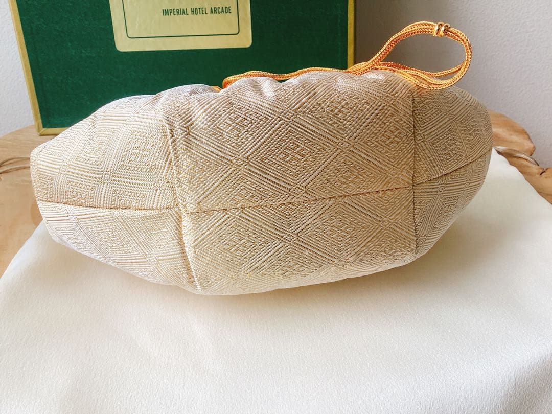 希少【とりゐ】金銀糸箔正絹バッグ　パーティーバッグ　ゴールド　帝国ホテル　着物