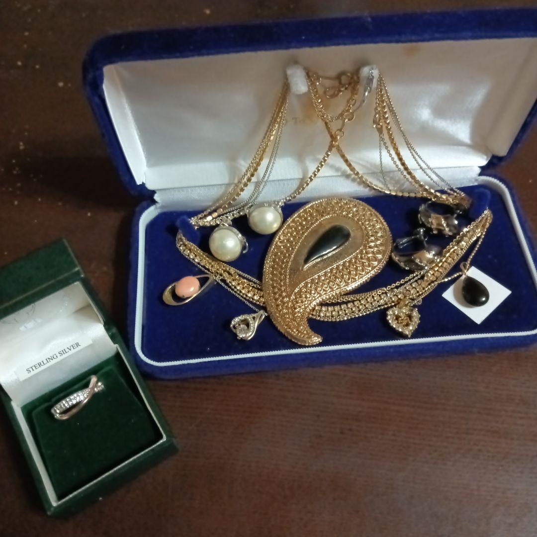 遺品生前整理アクセサリーまとめＫ18モリオントップSONIARYKIEL珊瑚