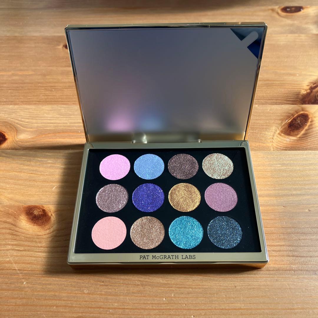 アイシャドウ Gilded Nirvana: Mega Eye Shadow Palette