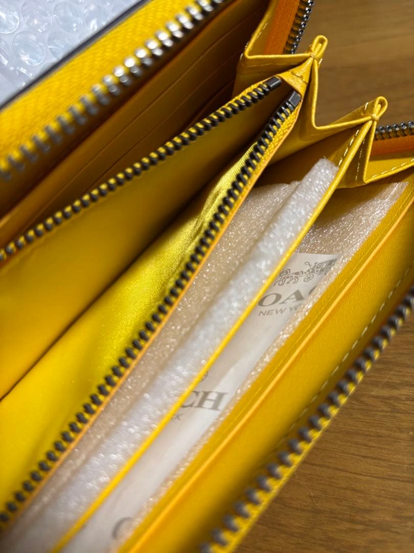 新品未使用　COACH 長財布　シグネチャー　ブラウン×イエロー