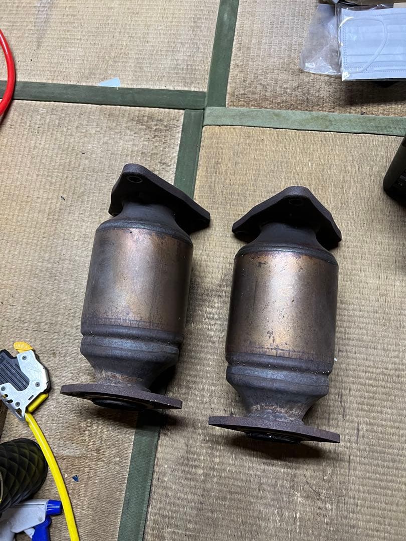 3UZ 18マジェスタ 触媒 2個セット 三角形接続部