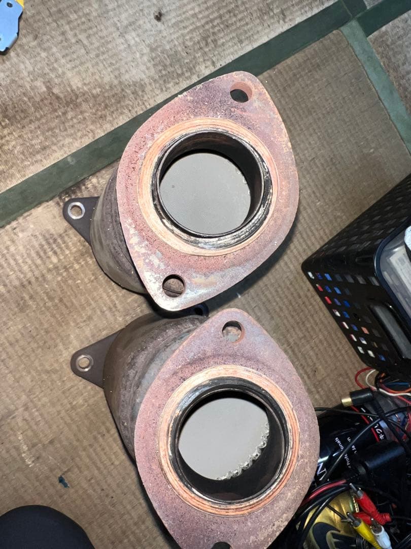 3UZ 18マジェスタ 触媒 2個セット 三角形接続部