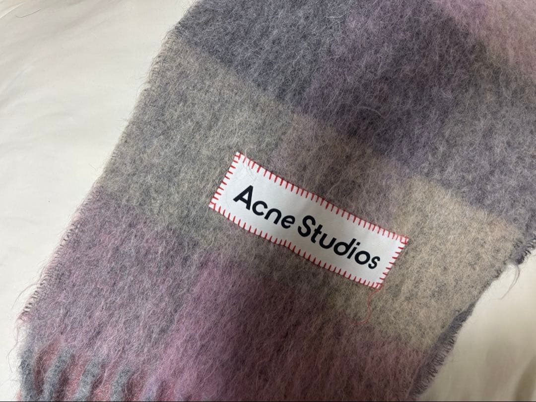 Acne Studios マフラー グレーとパープルのグラデーション