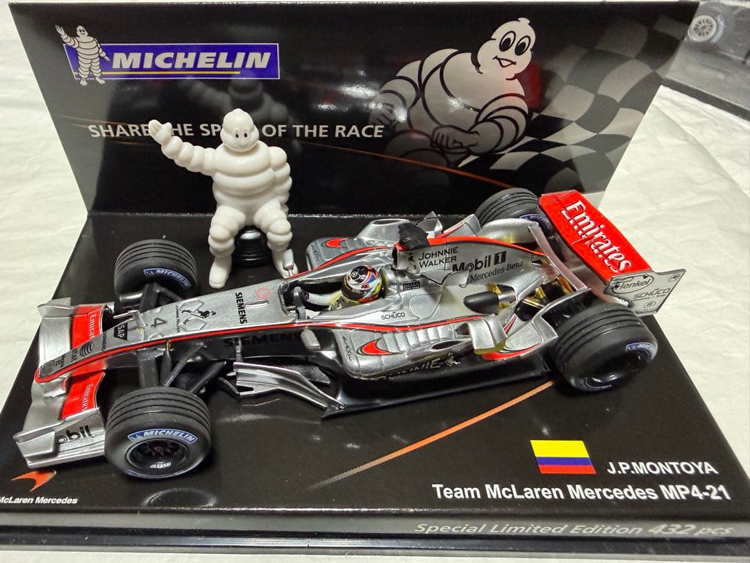 ミニチャンプス　マクラーレンMP4-21 ミシュランボックス2台　希少