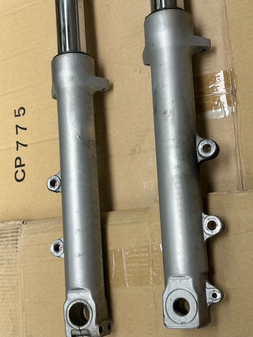 と*も様 スズキ GSF1200S GV75B 純正フロントホーク