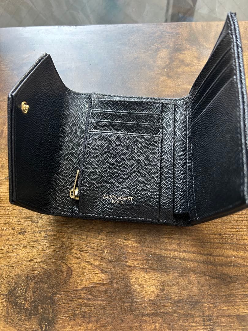 Saint Laurent サンローラン カサンドラ 三つ折り財布