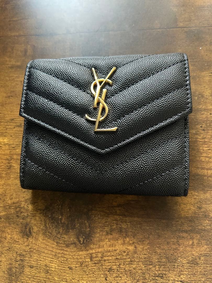 Saint Laurent サンローラン カサンドラ 三つ折り財布
