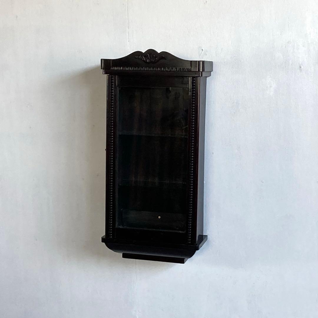 ケロリン 古い壁掛けガラスケース 3段 飾り棚 ガラスキャビネット