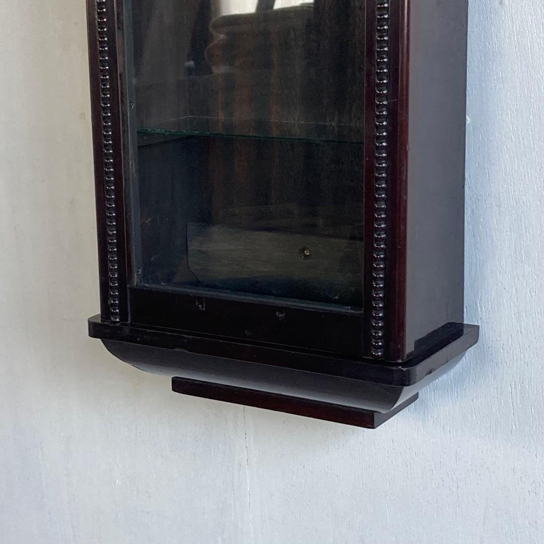 ケロリン 古い壁掛けガラスケース 3段 飾り棚 ガラスキャビネット