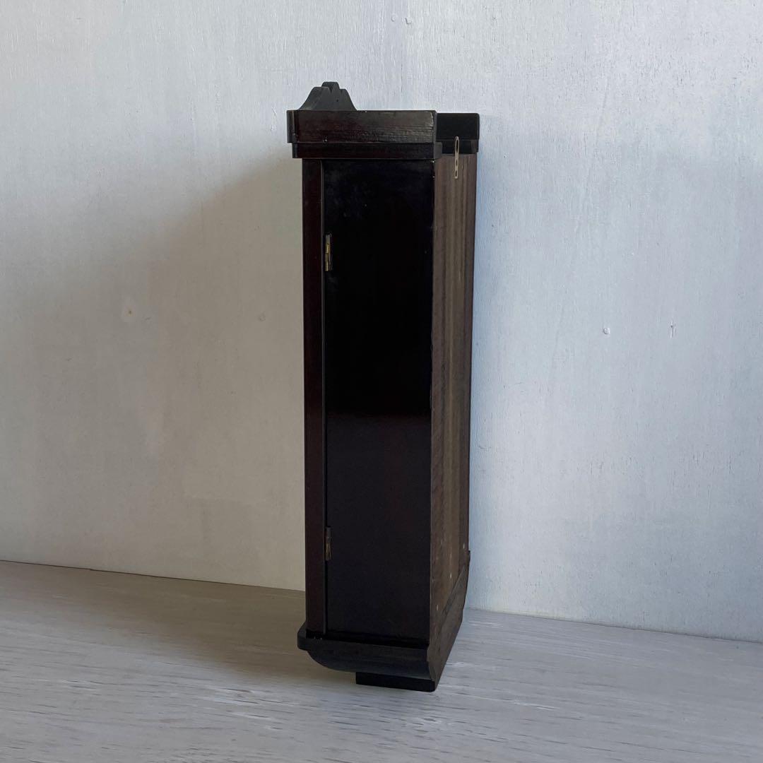 ケロリン 古い壁掛けガラスケース 3段 飾り棚 ガラスキャビネット