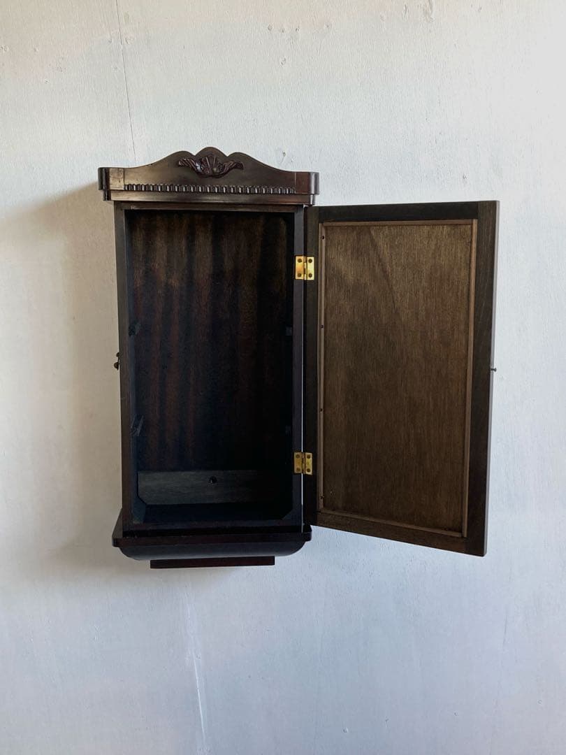 ケロリン 古い壁掛けガラスケース 3段 飾り棚 ガラスキャビネット