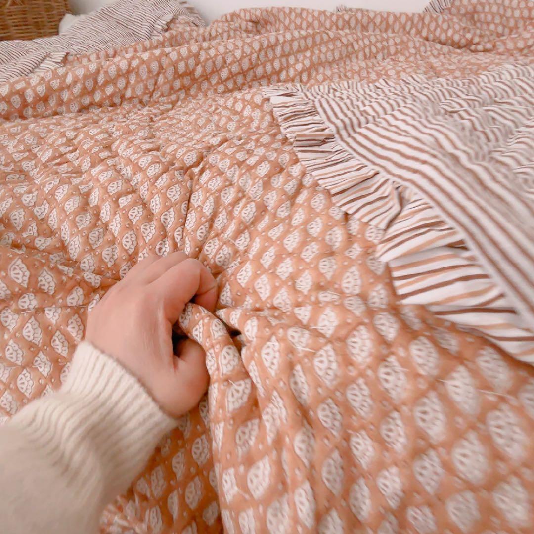 【フリルキルト】ブロックプリントキルト　布団　ソファーカバー　ベッドカバー