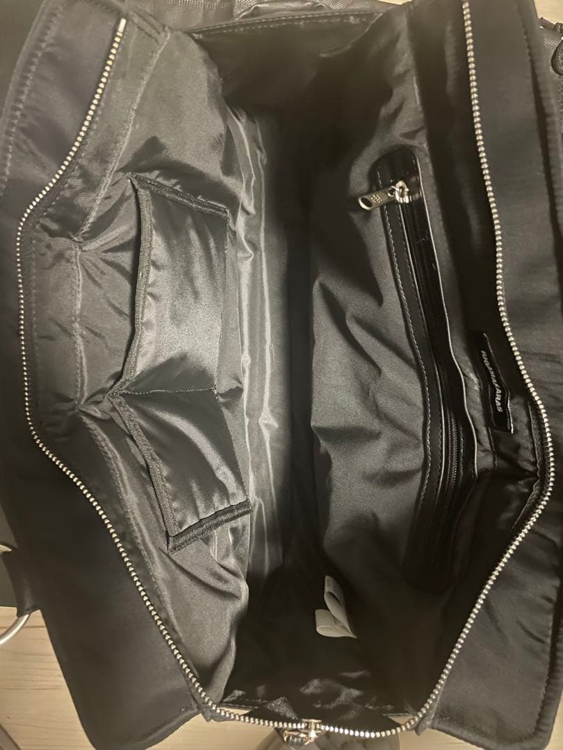 【シロ】IUGAMAKARAS ナイロンバッグ　ブラック