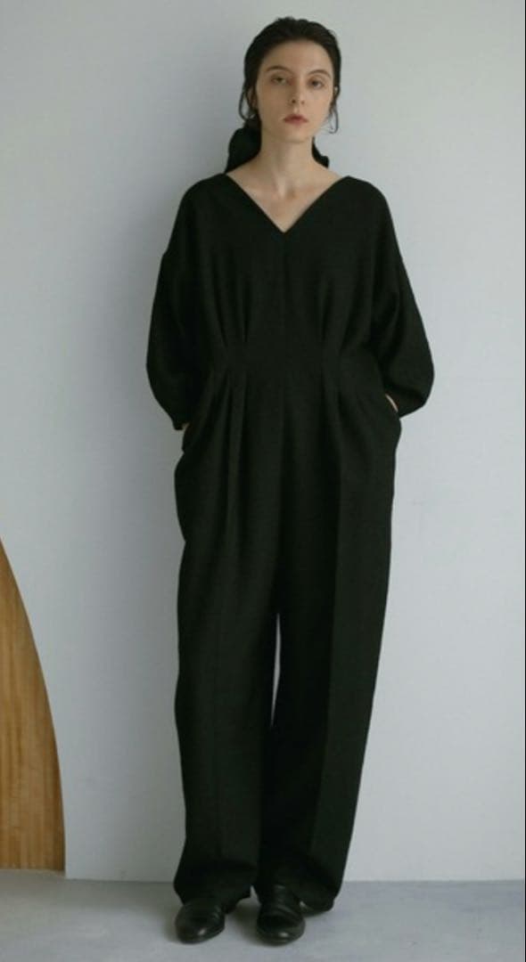 11/11まで限定価格【新品】MANOF マノフ　タックオールインワンMサイズ