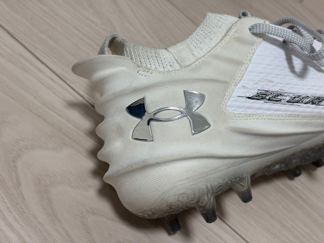 Under Armour スパイクシューズ ホワイト