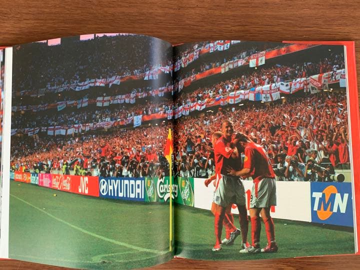 本 An England Fans' View of EURO 2004