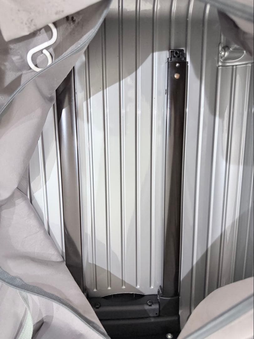 RIMOWA キャリーケース（鍵なし）