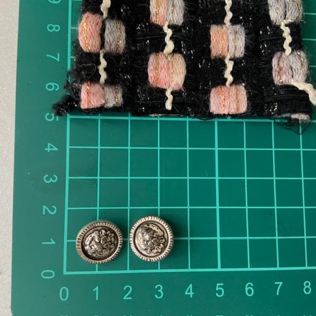 CHANEL ライオンボタン２個　セット