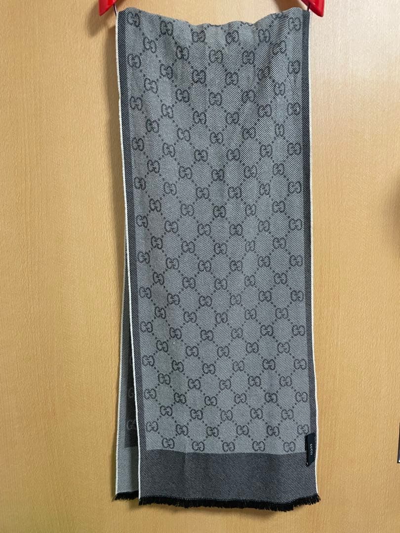 Gucci GGロゴマフラー グレー