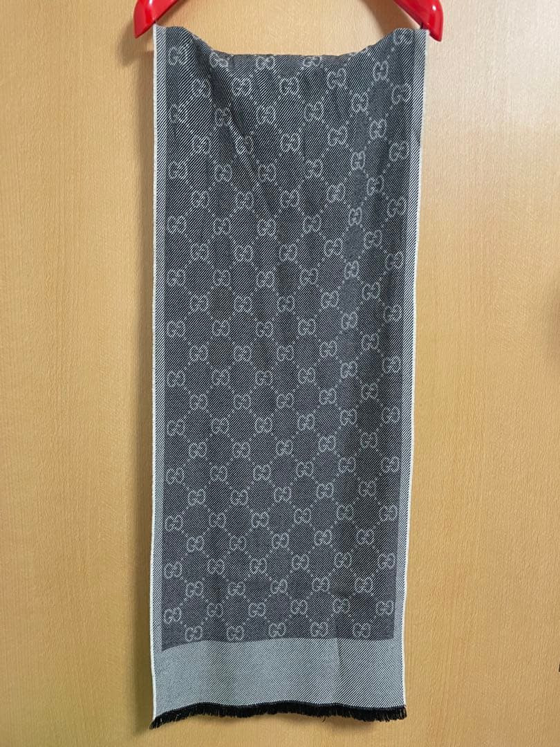 Gucci GGロゴマフラー グレー
