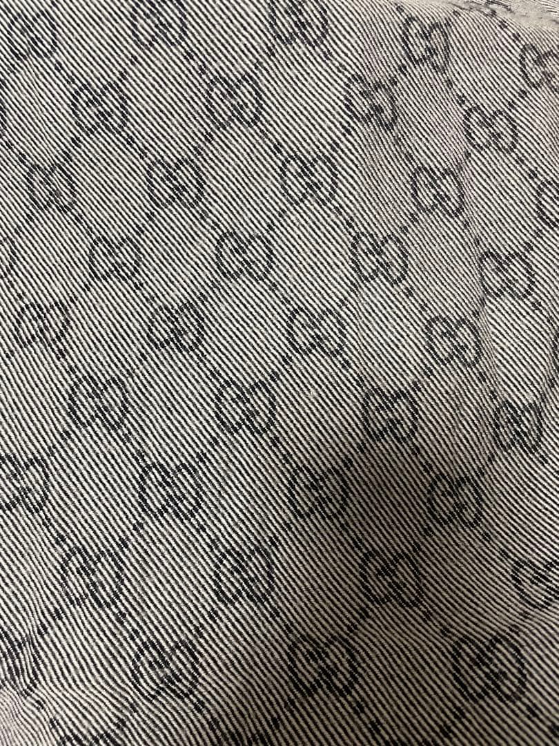 Gucci GGロゴマフラー グレー