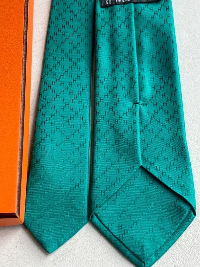 【新品未使用】エルメス HERMES ターコイズ ネクタイ　シルク100%