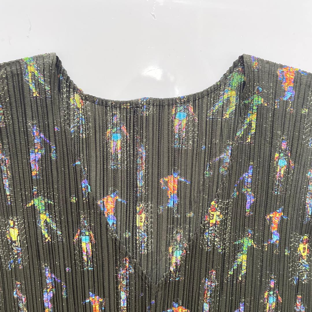 プリーツプリーズ スポーツ柄　ノースリーブチュニック　サイズ4 総柄