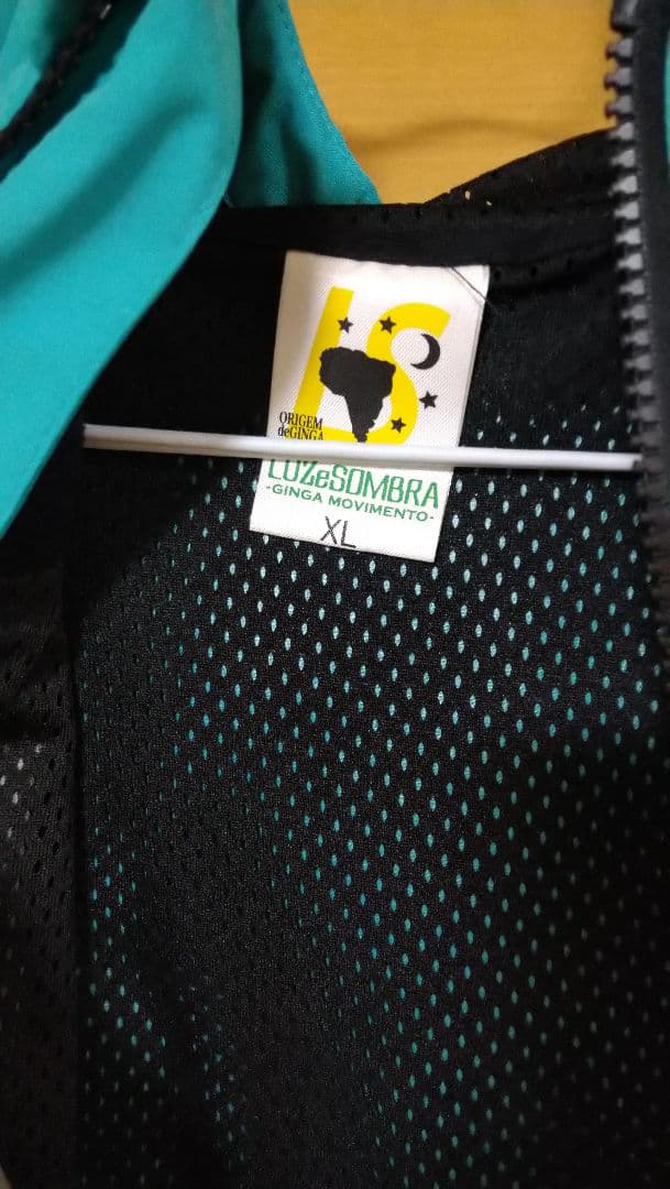 みねたさま専用　Luz　ルースイソンブラ フード付きウィンドブレーカー