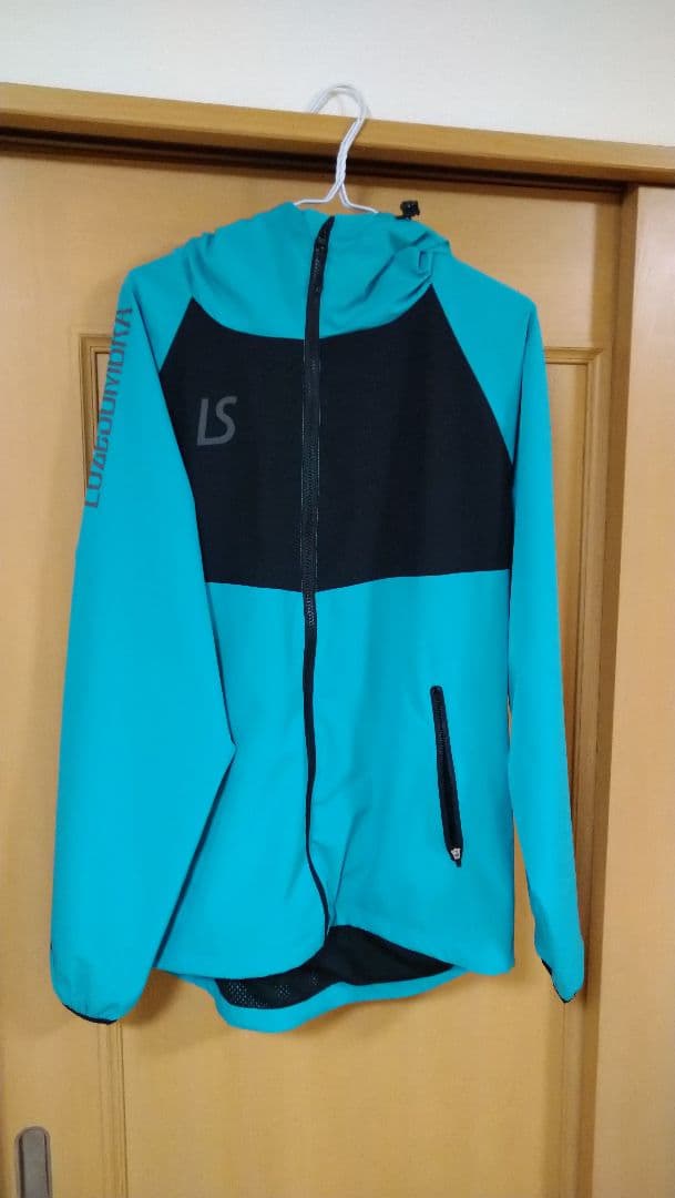 みねたさま専用　Luz　ルースイソンブラ フード付きウィンドブレーカー