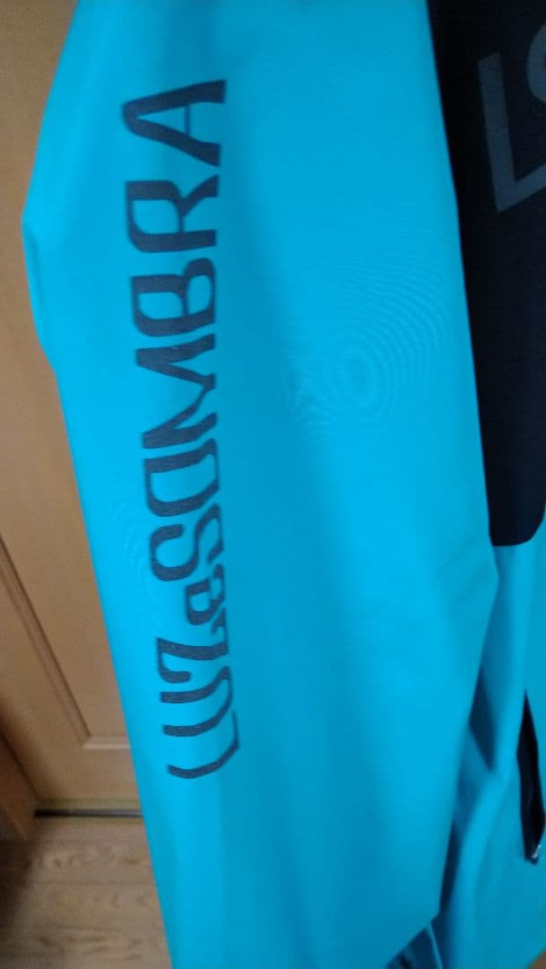 みねたさま専用　Luz　ルースイソンブラ フード付きウィンドブレーカー