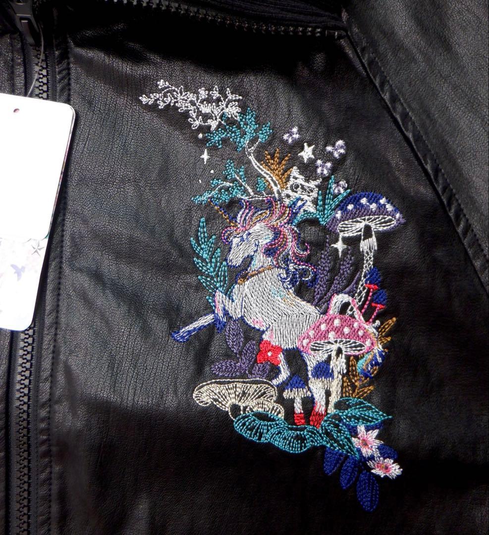 ＊新品タグ付 スカラー　153635：スカラーとキノコ刺繍 合皮ブルゾン