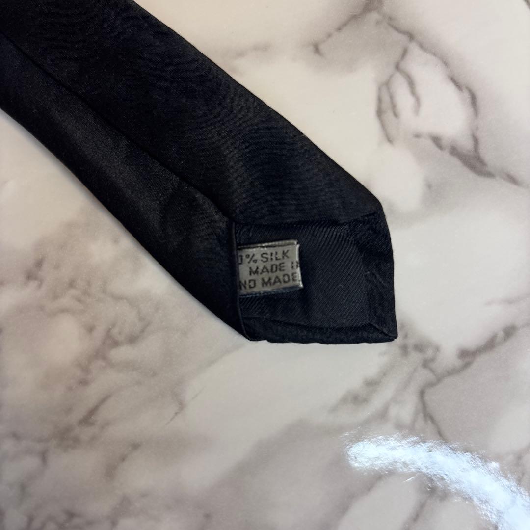 Dior ネクタイ　ブラック　黒色　蜂　ビー　ワンポイント　細身