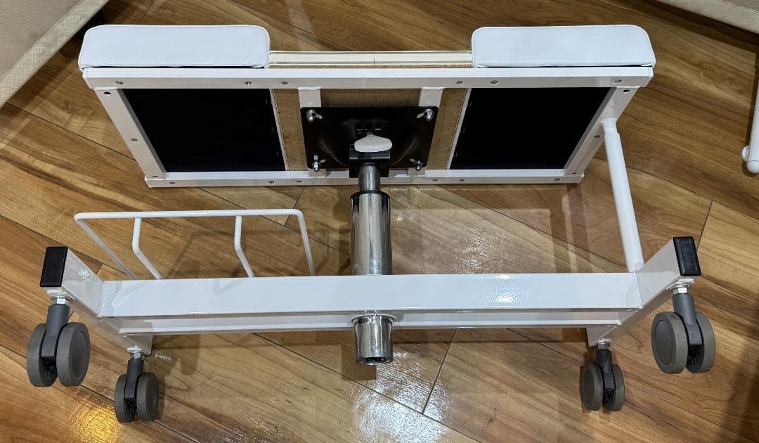 S*Y様 西村製作所 ペディキュアオットマン CB-811 ホワイト フットカー