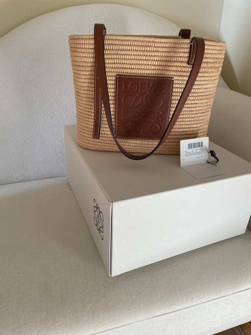 LOEWE スクエアカゴバッグ