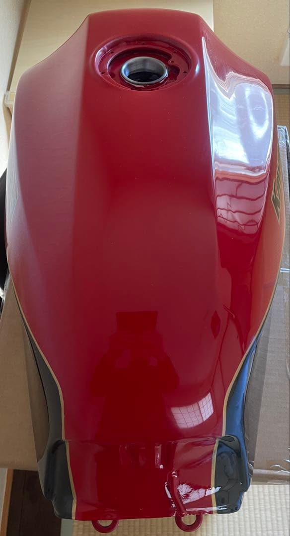 Kawasaki GPz900r Ninja タンクファイヤークラッカーレッド