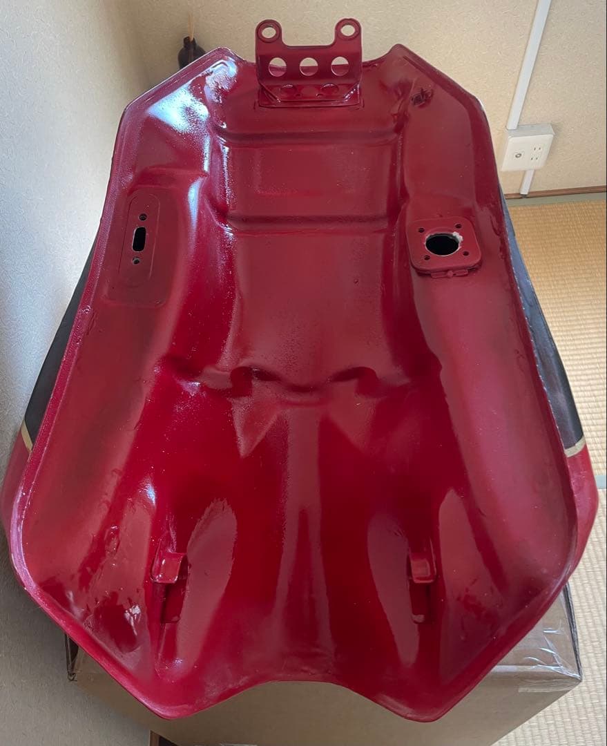 Kawasaki GPz900r Ninja タンクファイヤークラッカーレッド