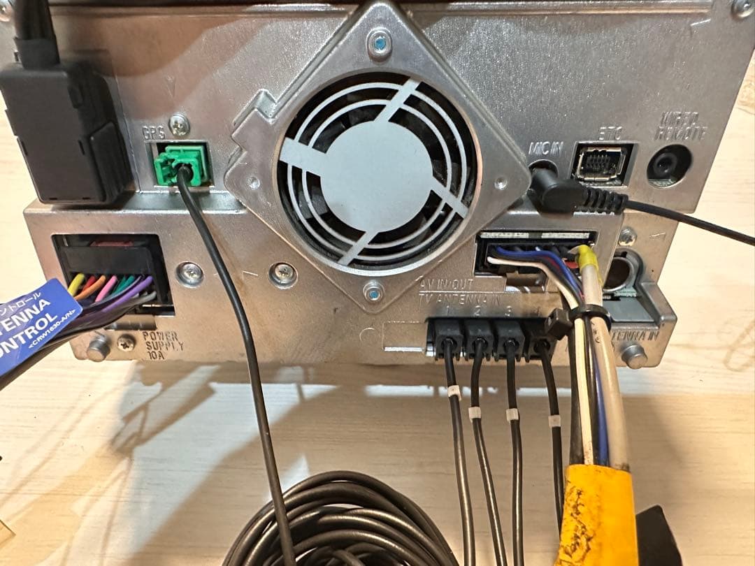 送料込 カロッツェリア ナビ Bluetooth