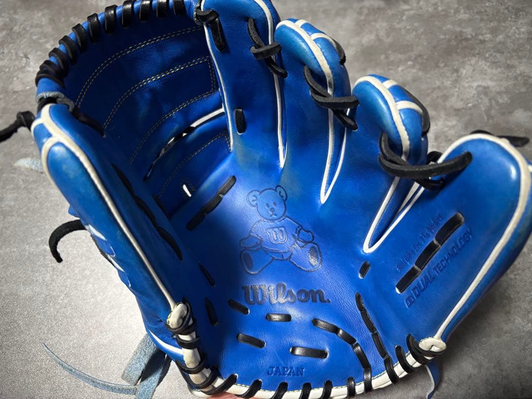 ウィルソン　軟式投手用グラブ　青