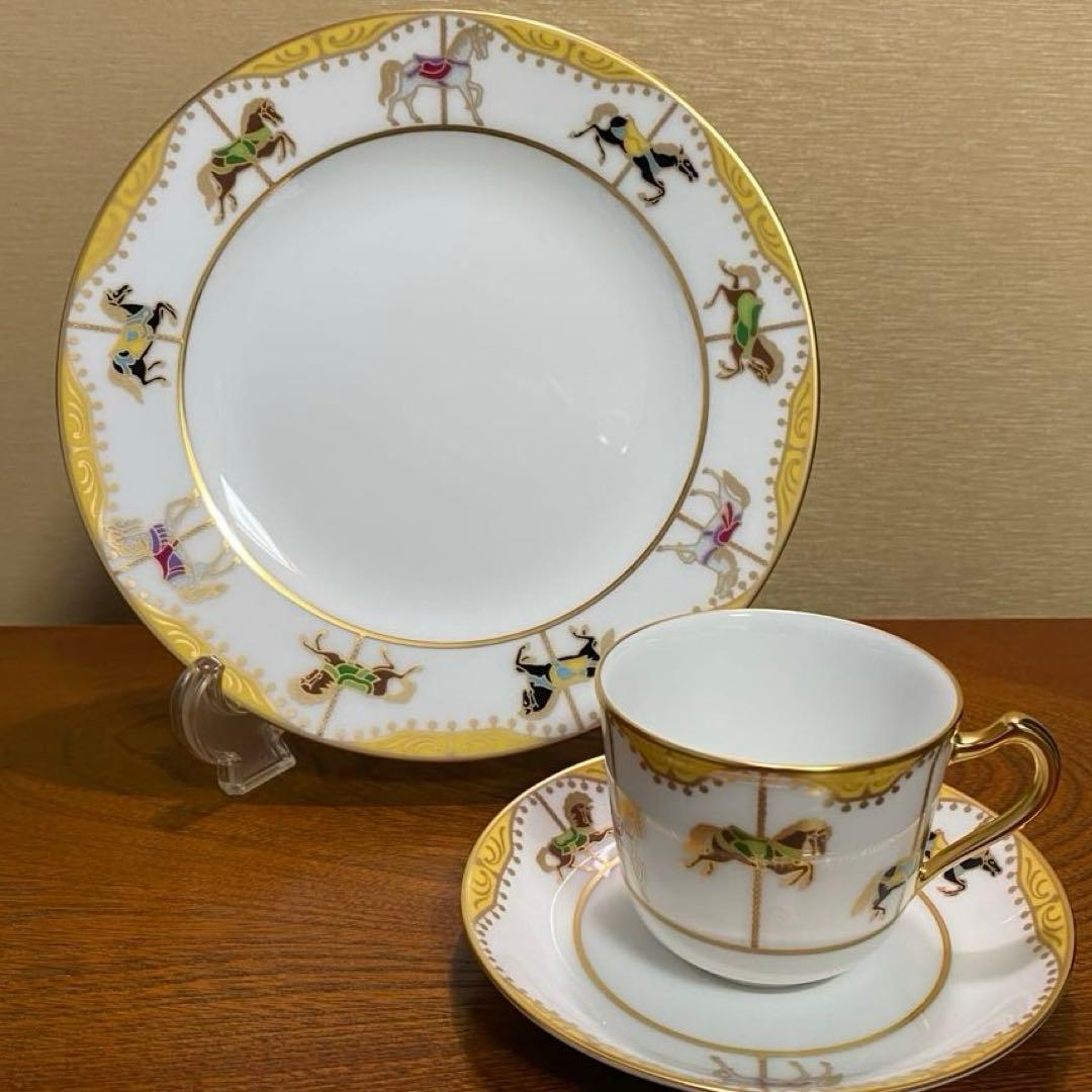 大倉陶園 うまくゆくトリオ　(コーヒーカップ＆ソーサー &20㎝ケーキ皿）